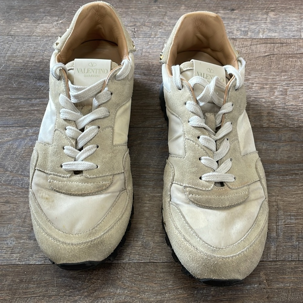 Valentino garavani flycrew rockstud leather accent trainer sneakers - Picture 2 of 12